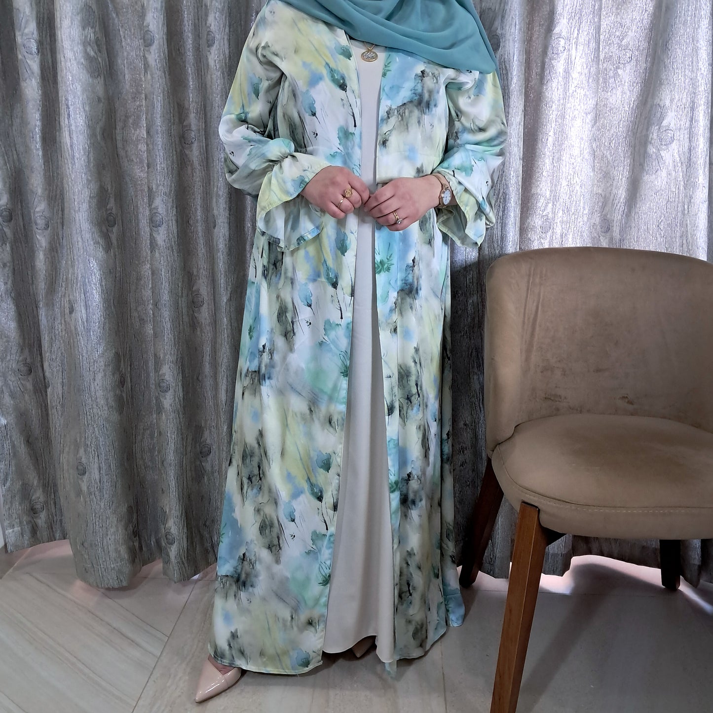 Abaya Meriles